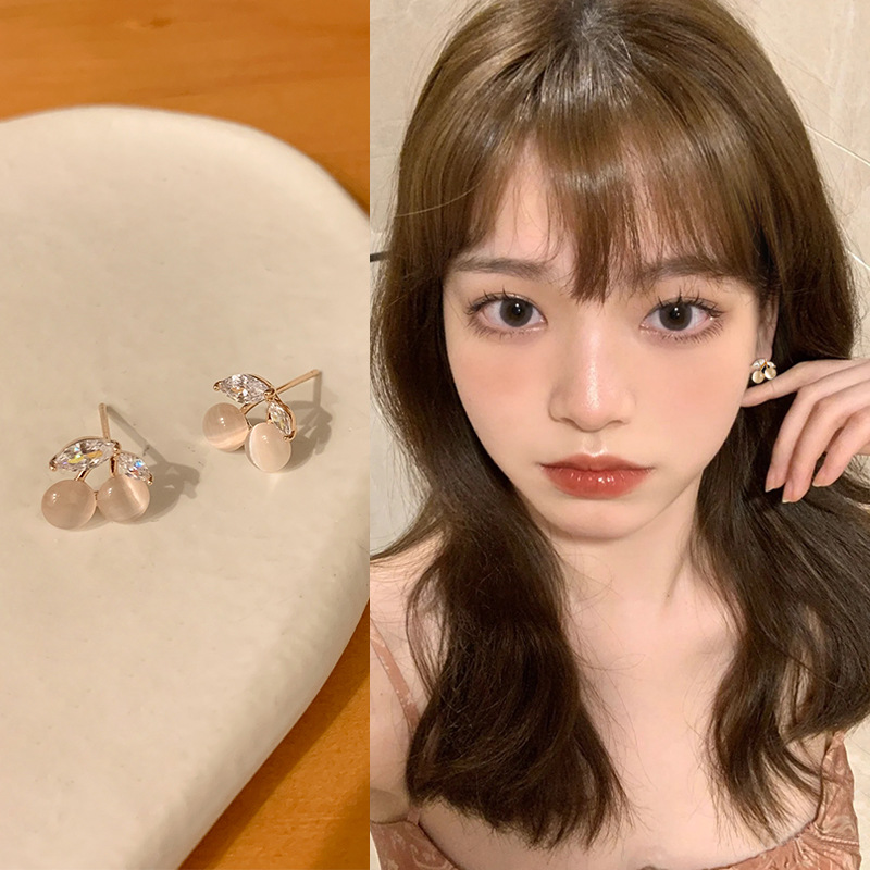 Summer sweet cat's eye stone cherry stud earrings for women, Japanese and Korean style Internet celebrity personality diamond-encrusted earrings S925 silver needle earrings full figure