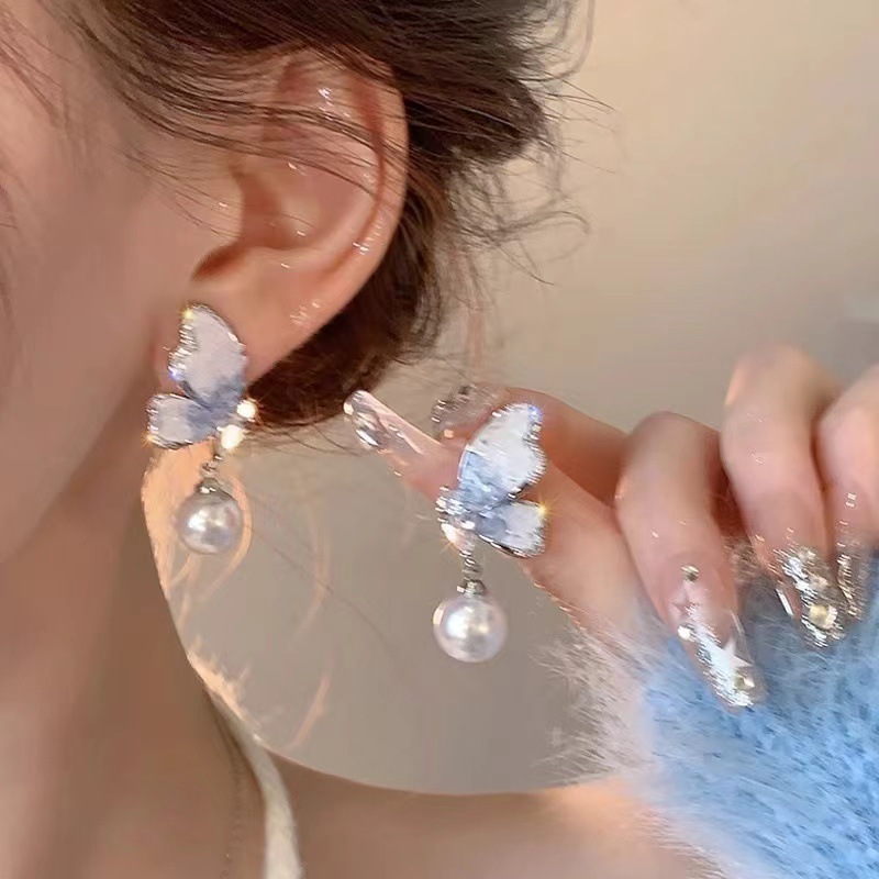 Blue crystal butterfly stud earrings, women's pearl earrings, a niche design with a light luxury and high-end feel, 925 silver needle earrings full figure