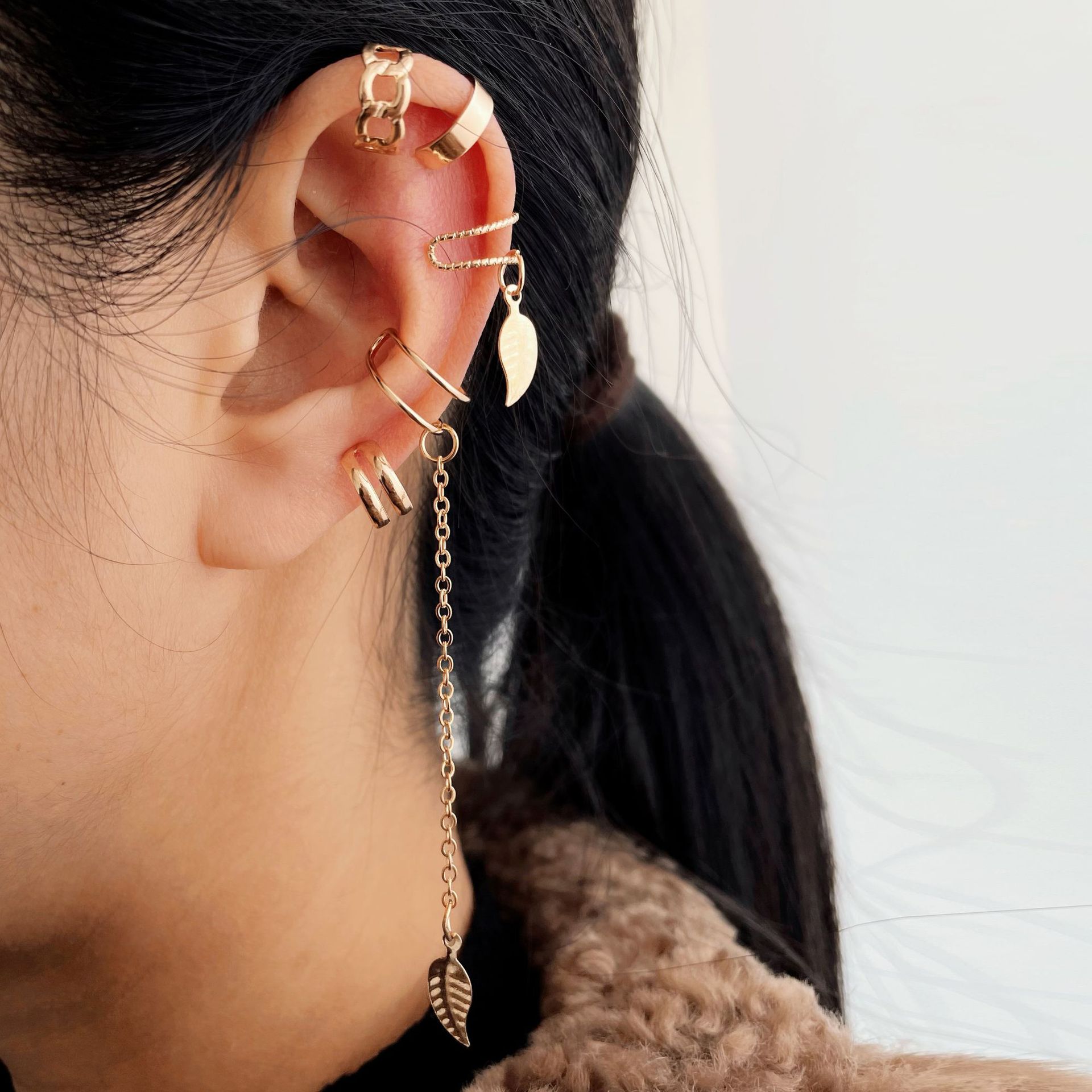 Cross-border Leaf no-ear hole Ear Bone Clip Set of 5 pieces, creative and personalized golden chain double-layer metal C-shaped ear clips full figure
