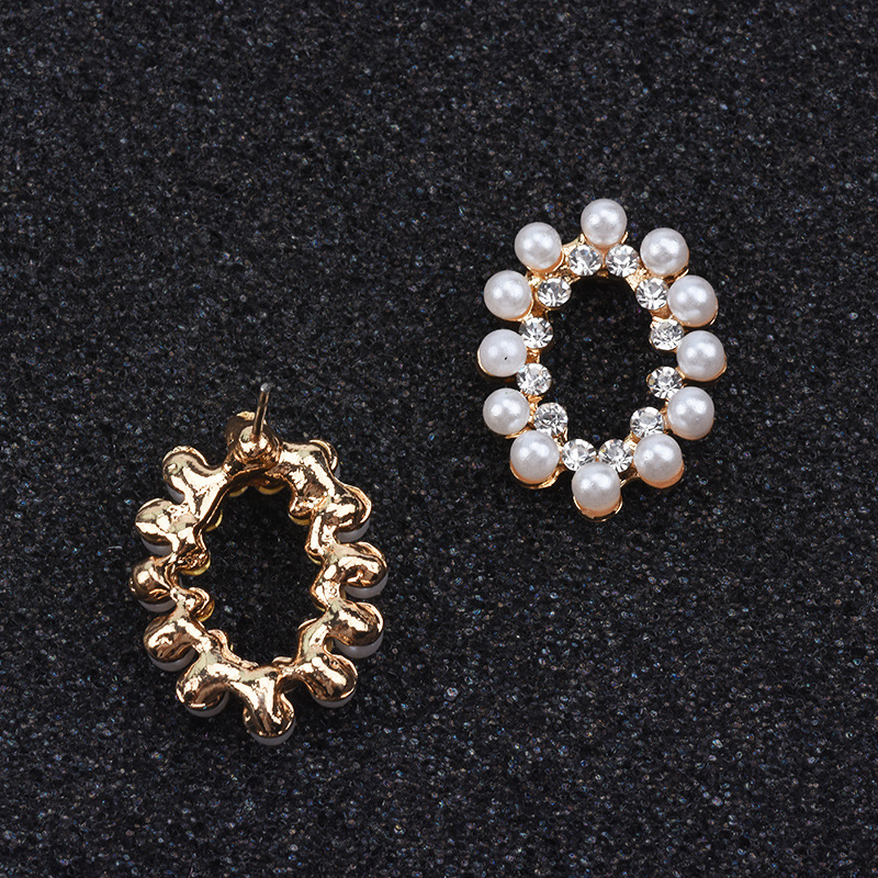 S925 Silver Needle Japanese and Korean sweet little Fragrance style fashionable pearl earrings, imitation pearl inlaid alloy geometric stud earrings Specification drawing