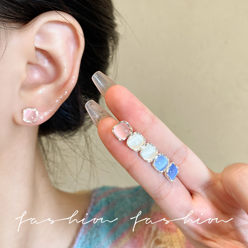 Pink small cat's eye stone ear stud earrings for women, no need to remove ear bone stud earrings for sleeping, light luxury and high-end ear piercing earrings Specification drawing
