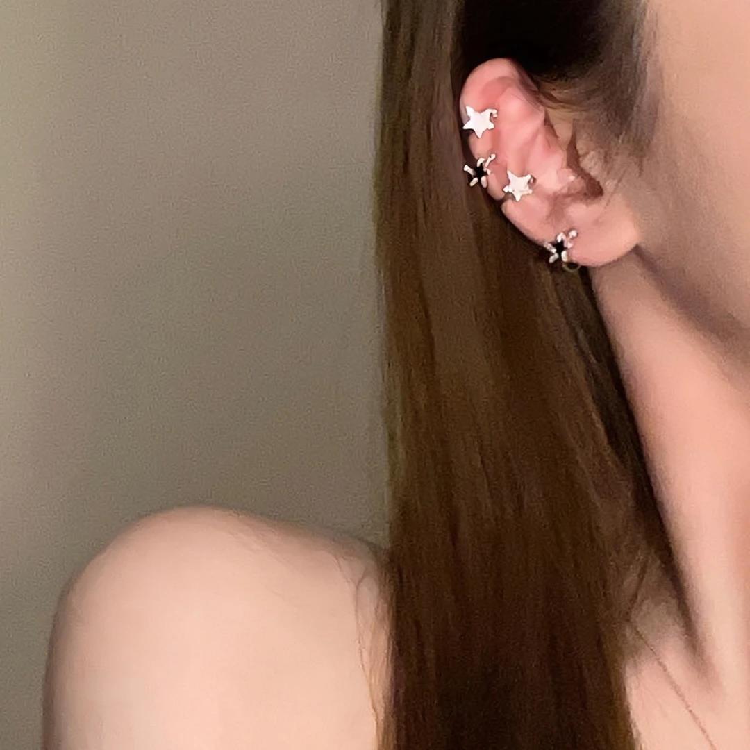 Super shiny five-pointed star stud earrings with a fashionable design sense for women, exquisitely layered and high-end ear-piercing and ear buckle accessories Application Scenario