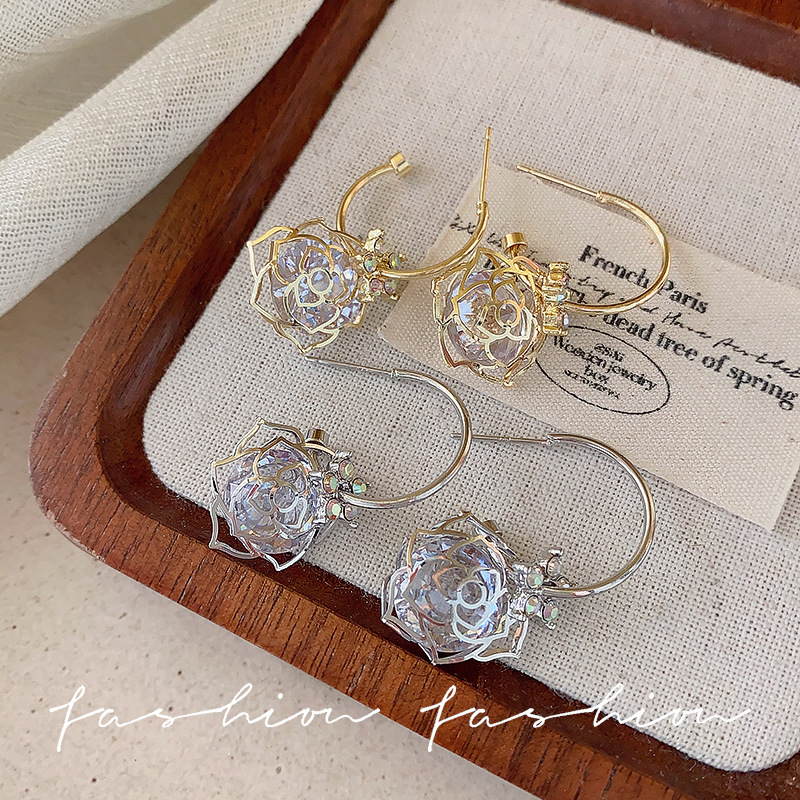 Hollowed-out rose ball earrings, long Instagram-style light luxury earrings, 2025 new trendy earrings that can make your face slimmer Specification drawing