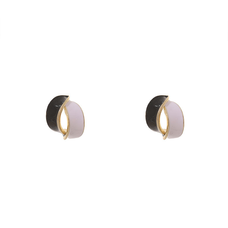 S925 Silver Needle Korean oil-dripping geometric arc earrings, retro and fashionable design, elegant and stylish, internet-famous stud earrings for women Item Picture