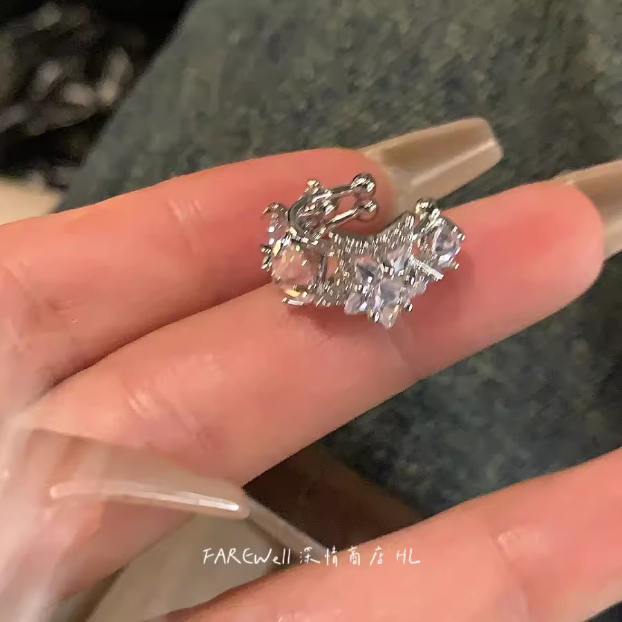 Copper micro-inlay star-shaped ear clips, unique ear bone clip earrings, light luxury and high-end feel, no ear piercings, new 2024 bestsellers Specification drawing