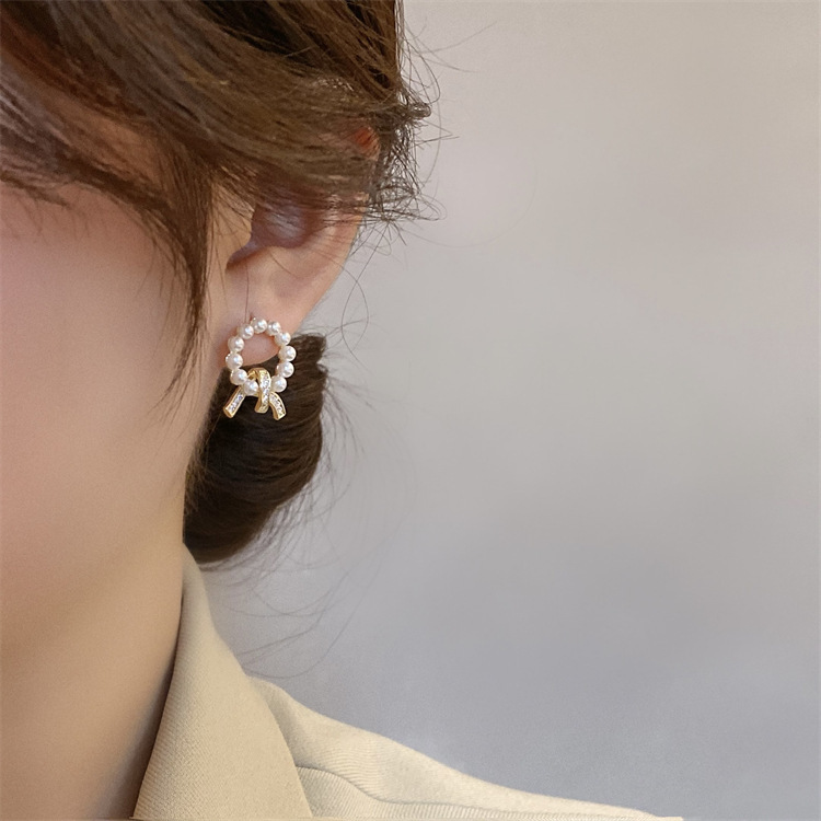S925 Silver needle Stud Pearl Earrings, women's earring feel, light luxury stud, new trendy style, versatile and high-end Specification drawing
