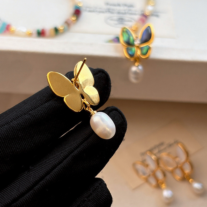 Natural white mother-of-pearl freshwater Baroque pearl earrings for women, light luxury and dazzling style, butterfly stud earrings, high-end earrings Specification drawing