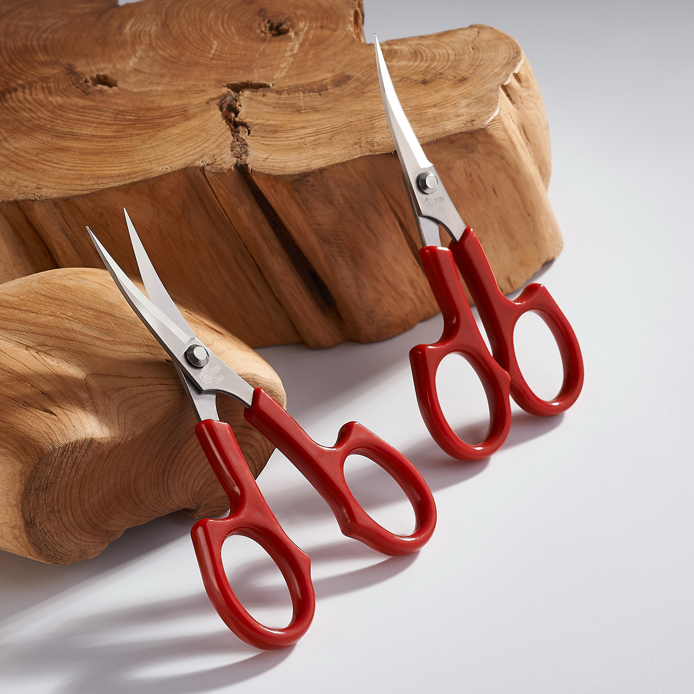 PIN-1553 Upturned head Scissors Household embroidery scissors 4.5-inch stainless steel thread head scissors Cross-stitch small scissors details Picture