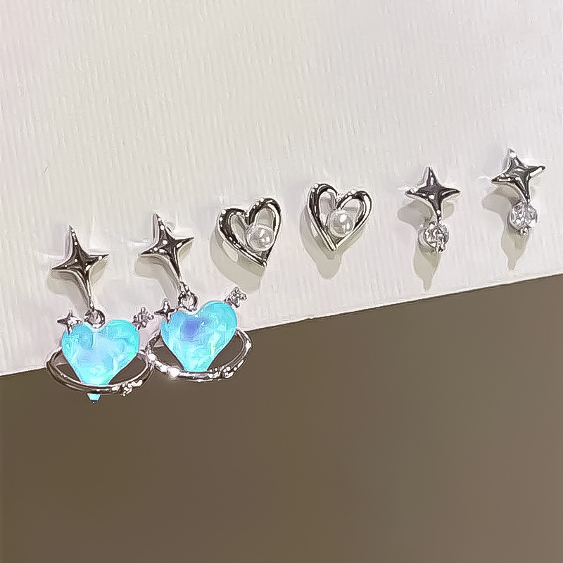 Cross-border bestseller, stylish and high-end pink heart-shaped star-tipped six-piece stud earrings, ins niche, simple and fashionable stud earrings Application Scenario