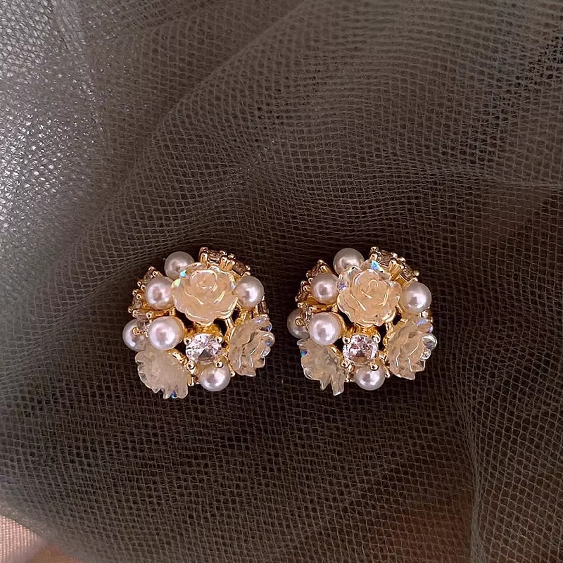 Silver needle micro-inlaid pearl camellia stud earrings for women, high-end, light luxury, versatile earrings, exquisite, unique and stunning earrings Application Scenario