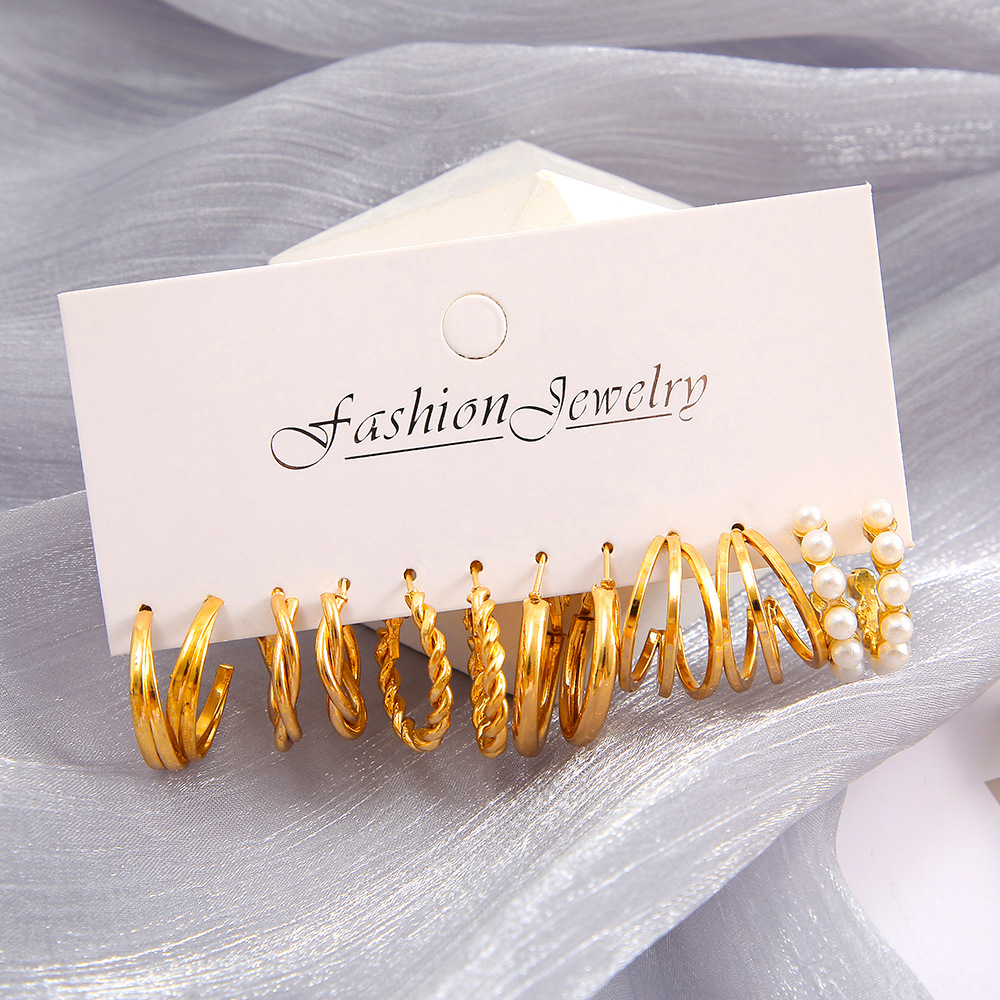 A new cross-border personalized metal three-tube twist earring set of 6 pieces, featuring personalized ins ear rings and golden C-shaped earrings Application Scenario