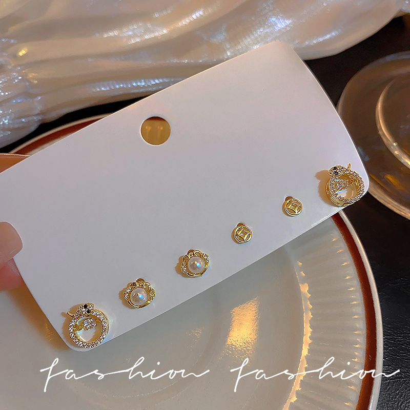 Pearl zircon snake-shaped stud earrings set, women's light luxury, high-end exquisite earrings, niche, versatile, fashionable and elegant earrings Specification drawing