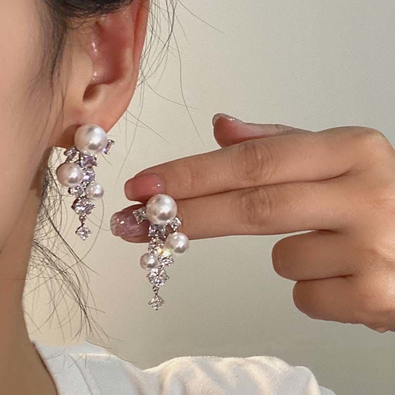 S925 Silver needle Korean-style geometric pearl earrings for women, with a light luxury and high-end feel, a cold style hip-hop earring, trendy and exquisite details Picture