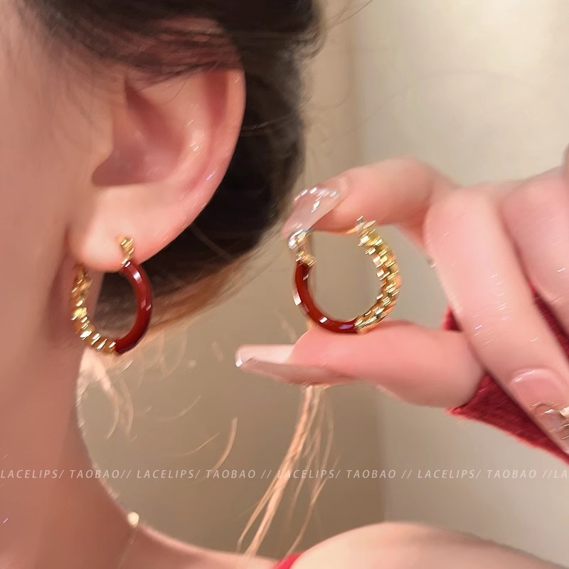 Gold, silver and red patchwork ear studs, a niche design for women, retro Hong Kong-style wine red earrings, fashionable and versatile earrings full figure