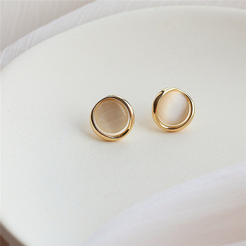 Mini cat's eye stone stud earrings for women, delicate and small, pure silver style, simple Korean earrings S925 silver needle details Picture