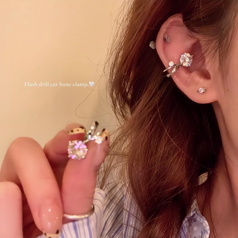Blue zircon linear ear bone clips, a niche design for women, high-end ear studs, unique charm, and a cool and refreshing earpiece details Picture