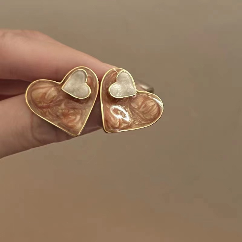 Secretly fascinated ~ Two pairs of French retro glazed heart-shaped earrings, with a light luxury and high-end feel, a niche design and a Hong Kong style charm Application Scenario