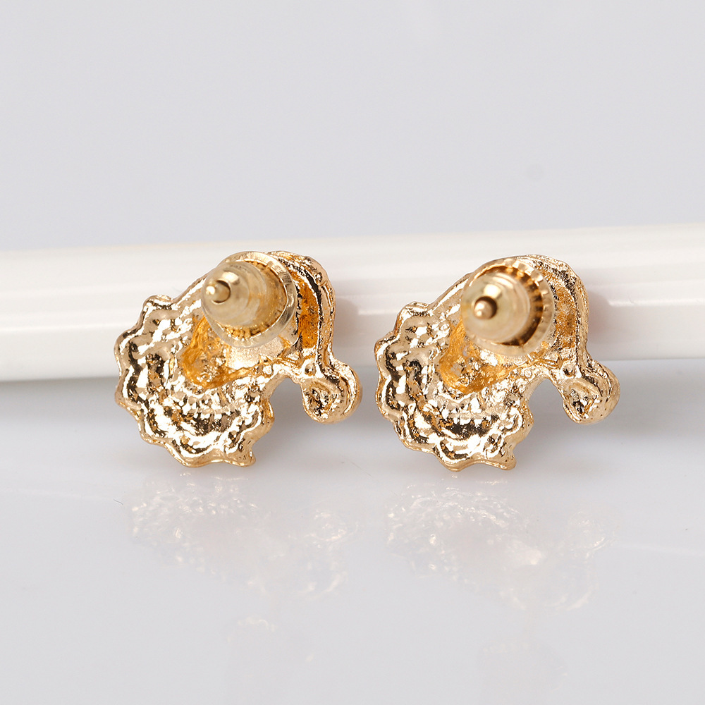 S925 silver needle Christmas stud earrings in stock wholesale, European and American fashionable, individual and cute alloy painting oil Santa Claus earrings Item Picture