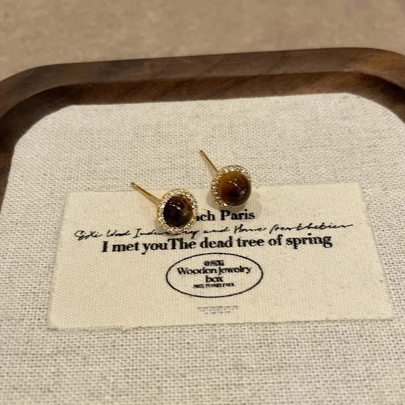 Maillard style imitation tiger's eye stone ear studs, women's retro Hong Kong-style earrings, simple, light luxury, niche and high-end earrings, silver needles details Picture