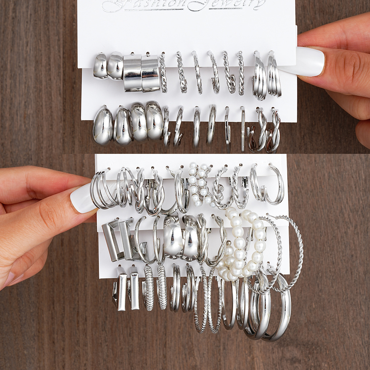 A 30-piece set of new cross-border trend geometric C-shaped alloy earrings from Europe and America, featuring an ins minimalist design for women full figure