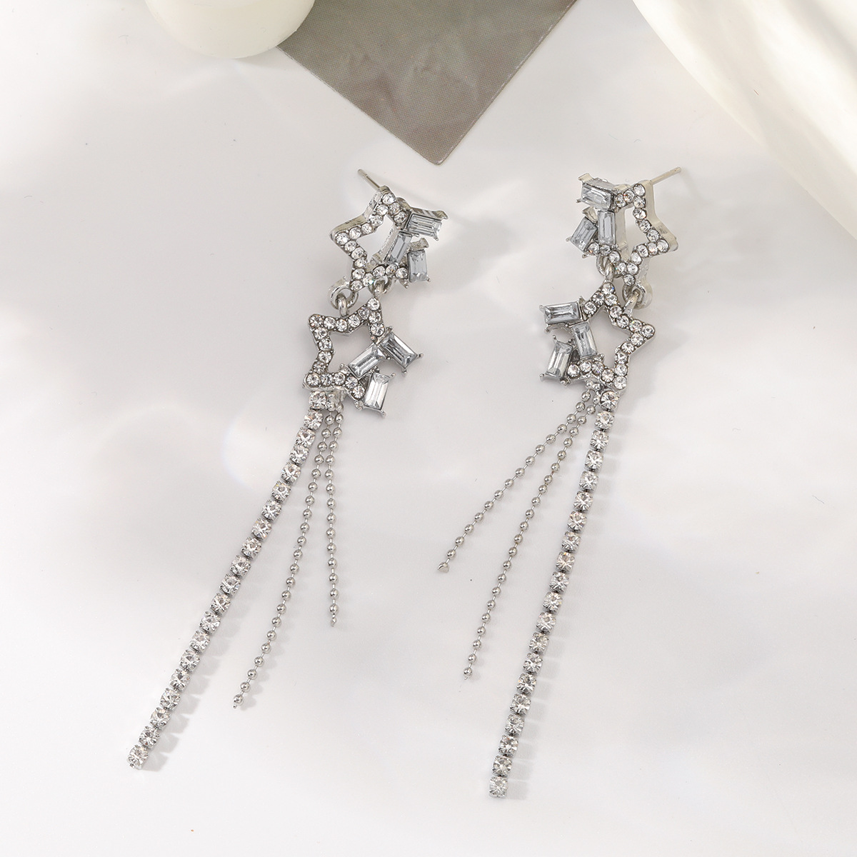 Cross-border Rhinestone Star Decor Drop Earrings Application Scenario