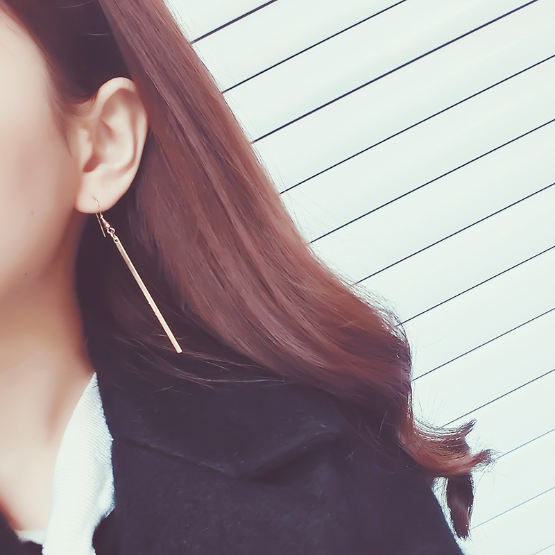 Korean-style long stud earrings, long and elegant, simple and versatile, long stud earrings Specification drawing