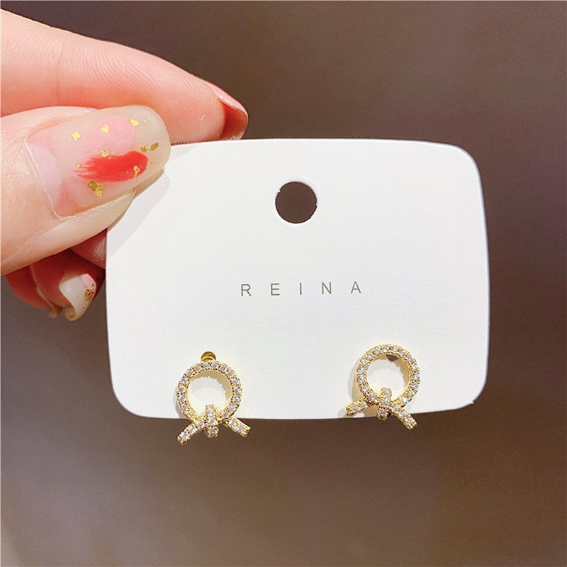 Korean Dongdaemun S925 silver needle simple water diamond small circle cross stud earrings, individual and elegant girl earrings full figure