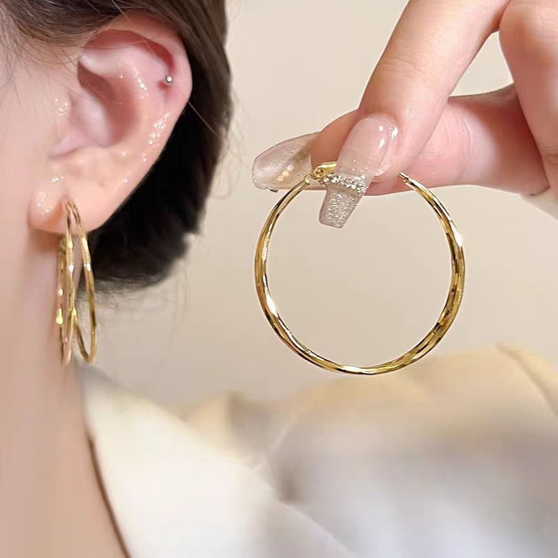 Fashionable exaggerated circle earrings for women, high-end, light luxury and niche ear rings, 2024 best-selling trendy earrings wholesale Specification drawing