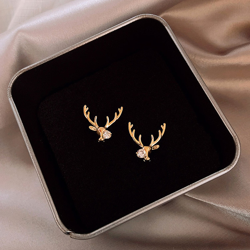 S925 Silver needle earrings, new diamond-encrusted deer antler stud earrings, Korean versatile, exquisite and niche Christmas creative earrings Application Scenario