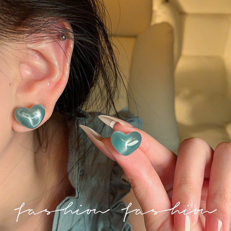 Fresh and sweet jelly-colored three-dimensional heart-shaped stud earrings from Japan and South Korea, fashionable design sense, elegant and individual cat's eye stone earrings Specification drawing