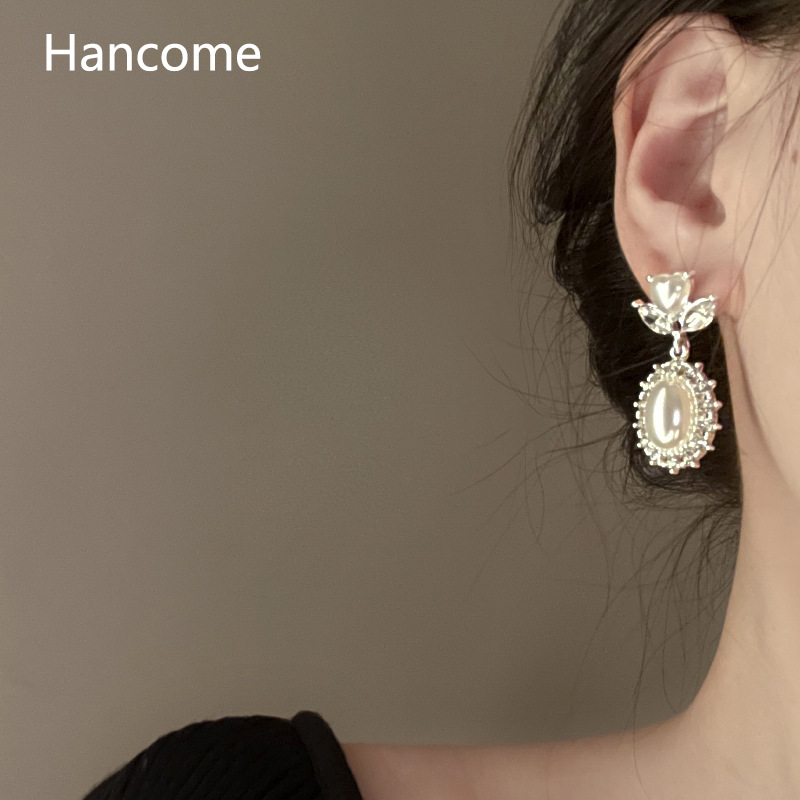 High-end French retro pearl earrings, women's light luxury and ethereal internet-famous stud earrings S925 silver needle earrings wholesale details Picture