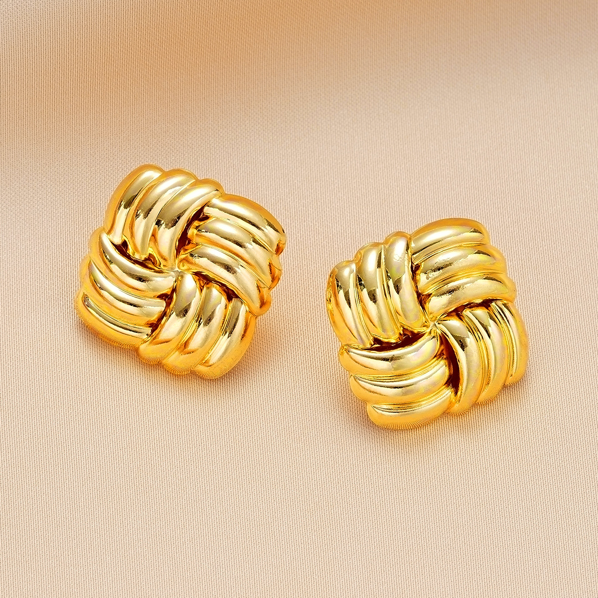 Cross-border European and American fashion golden square texture earrings, niche, individual, creative, high-end design sense, exquisite earrings Application Scenario