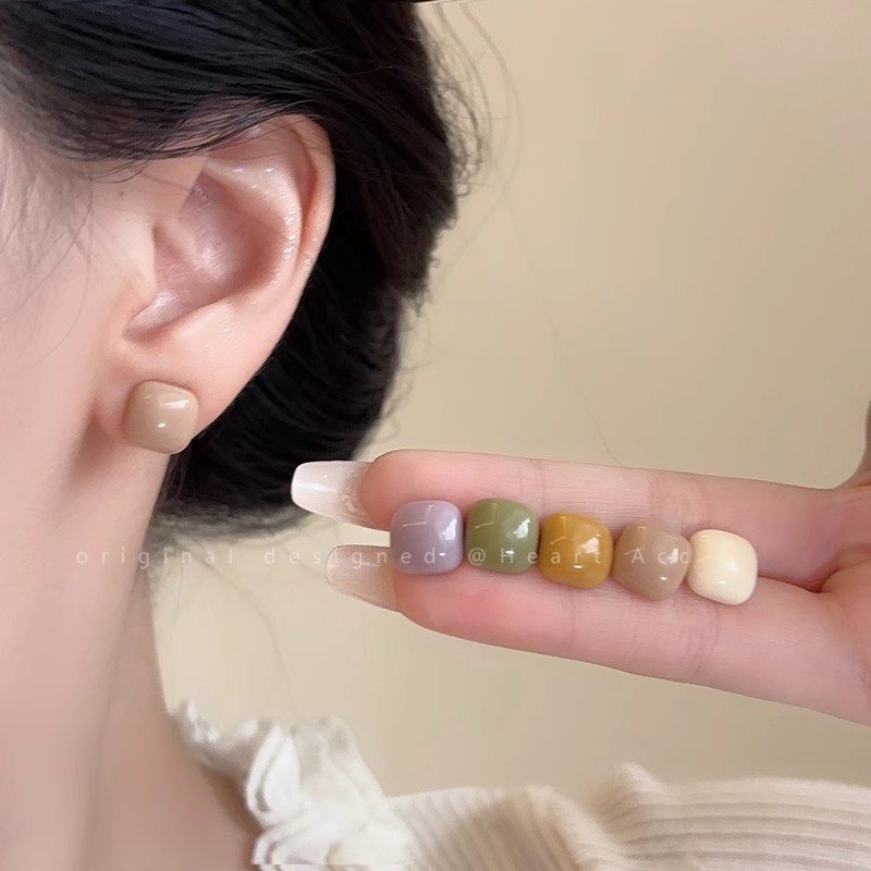 Morandi color series small cube sugar silver needle stud earrings, women's niche design sense simple earrings, fashionable, high-end and versatile earrings full figure