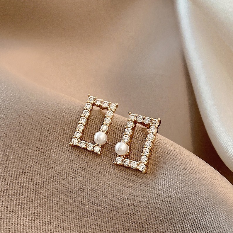 S925 Silver Needle Korean small pearl New trendy geometric square pearl bright diamond stud earrings for women Specification drawing