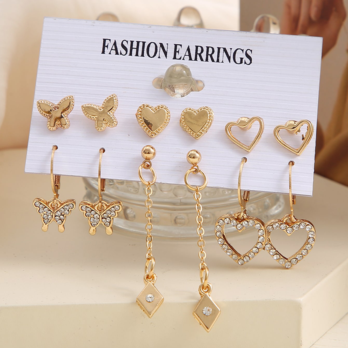 Cross-border retro metal heart Diamond earrings set of 6 pairs of creative full diamond butterfly hollowed-out heart pendant earrings Application Scenario