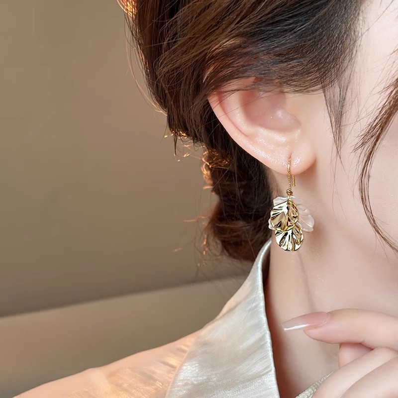 Shell flower earrings, a new bestseller for women in 2025, exudes a sense of light luxury and high-end elegance. It features a unique and niche design with stud earrings Specification drawing