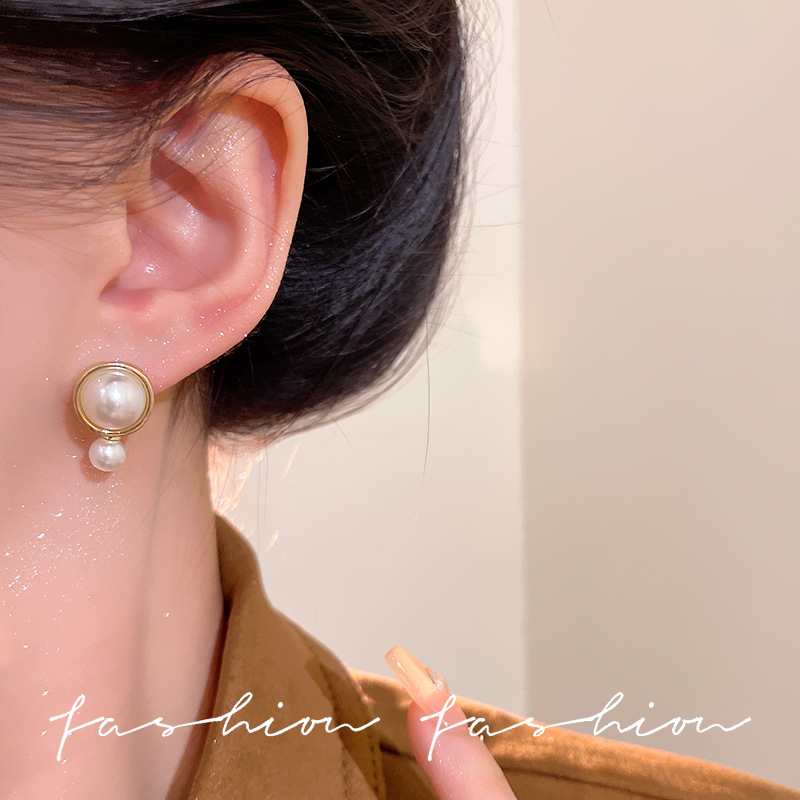 925 Silver Needle Pearl Earrings, with a sense of design, elegant and simple style, are a new 2025 stylish and trendy stud earrings Application Scenario