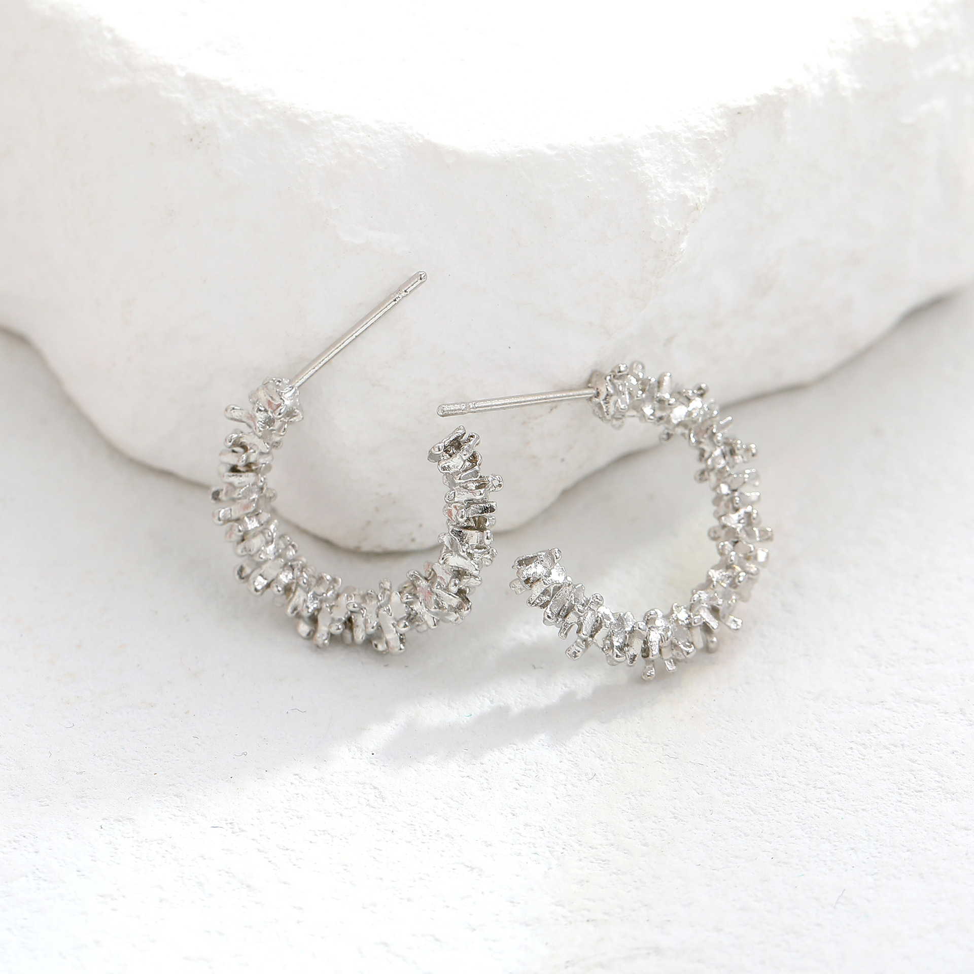 New cross-border independent station, sparkling and personalized C-shaped ear rings, high-end women's silver earrings in a few pairs Specification drawing