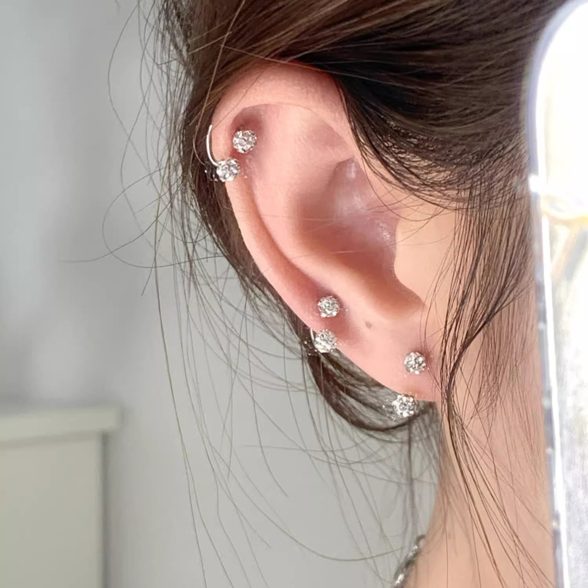 Super Flash ear bone nails, no need to remove them while sleeping. Double-head twist-off horseshoe ring, a niche design for nourishing ears, ear nails and ear rings for women Specification drawing