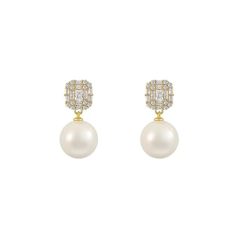 Square Zircon pearl stud earrings for women 2024 bestsellers, light luxury and elegant style earrings, French retro and high-end earrings, trendy Item Picture
