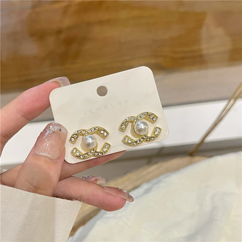 S925 Silver needle Korean version Dongdaemun slightly set diamond pearl stud earrings, simple and elegant ladylike style earrings, fashionable earrings details Picture