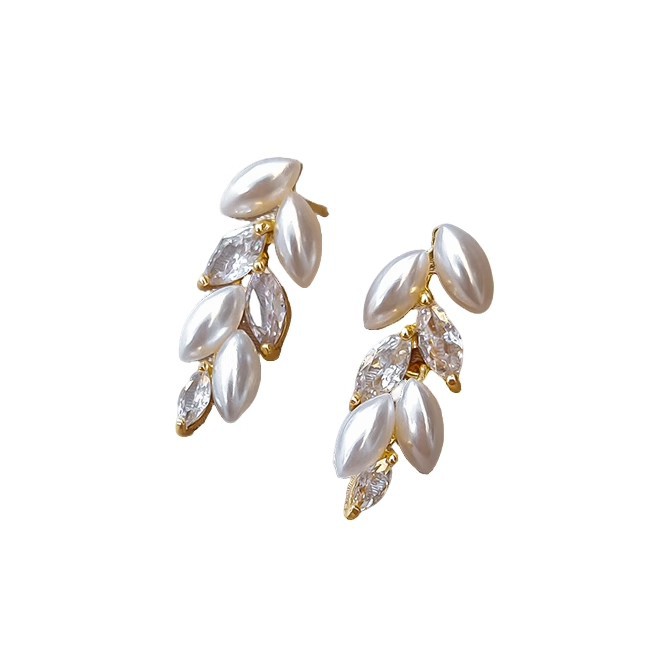 The light luxury and high-end leaf tassel stud earrings are a bestseller for women. The zircon pearl is exquisite and niche, with a unique and versatile design Item Picture