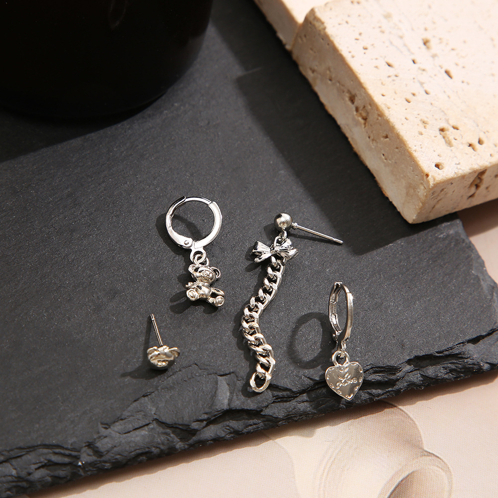 Creative Dark Series earrings, sweet and cool earrings, Cherry Bear heart tag, personalized earrings set of 4 pieces Application Scenario