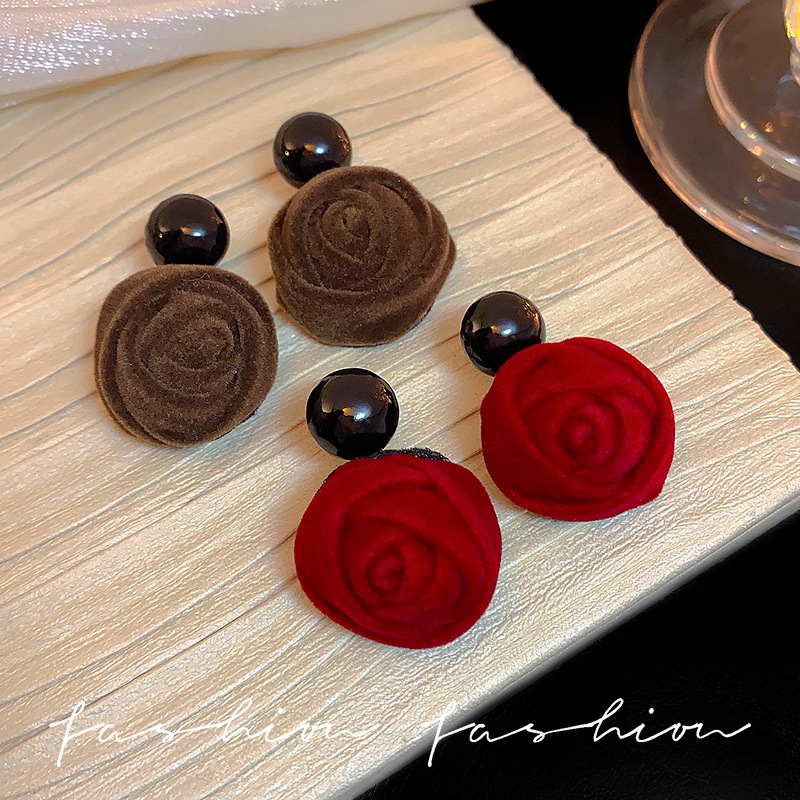 Autumn and winter plush rose stud design earrings 2025 new bestseller, high-end retro Hong Kong-style earrings for women full figure