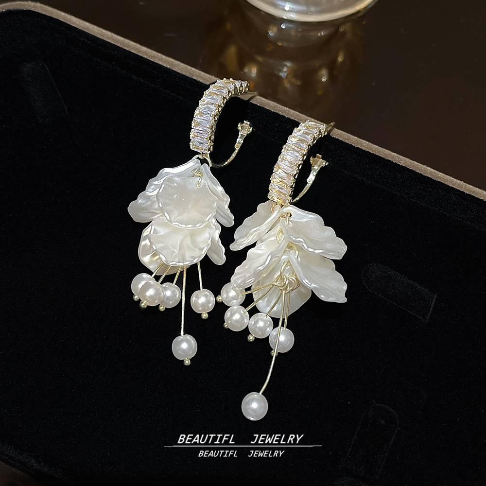 925 Silver Needle shell tassel Pearl earrings, a unique and high-end style, new Zircon stud earrings, versatile and elegant earrings for women full figure
