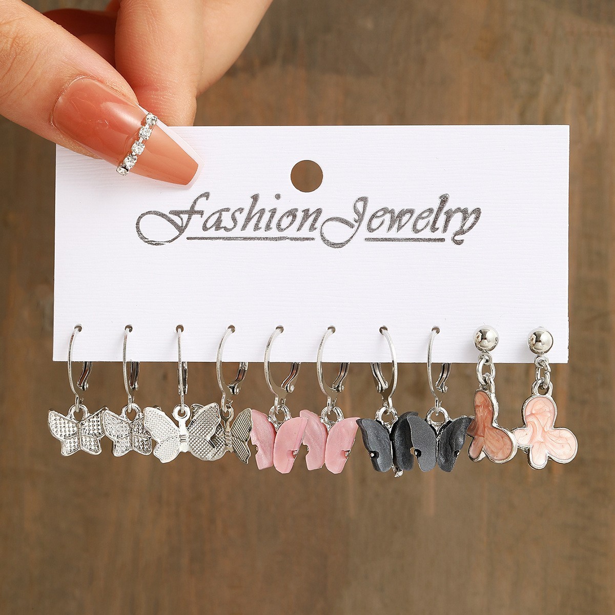 A 5-piece set of European and American colorful butterfly earrings, creative earrings, women's fashionable combination ear buckles, high-end earrings full figure