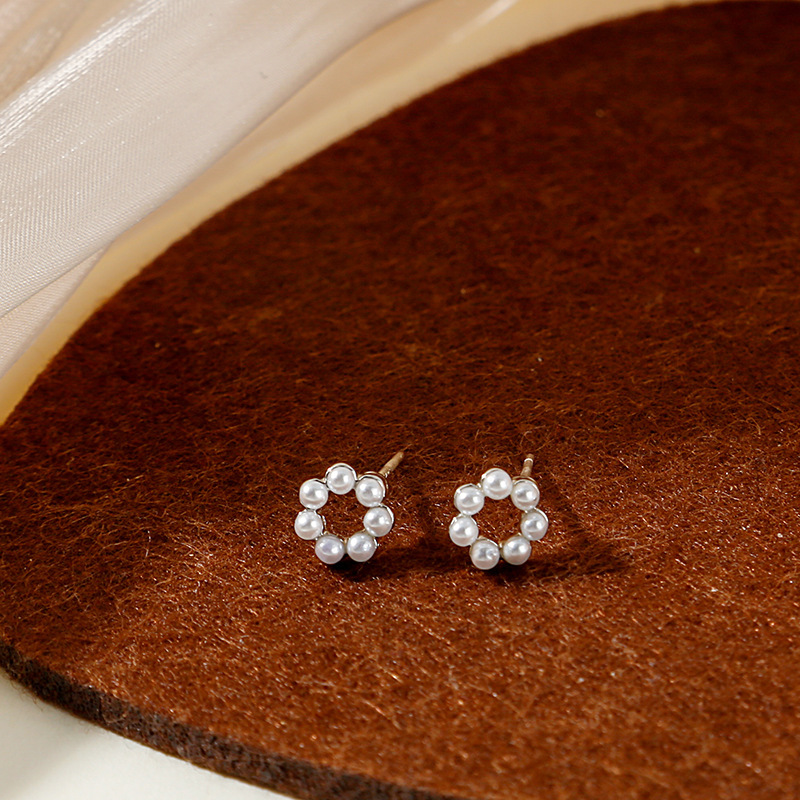 925 silver needle pearl hollowed-out round stud earrings, new small and exquisite earrings from Japan and South Korea, trendy and versatile earrings for Internet celebrities details Picture