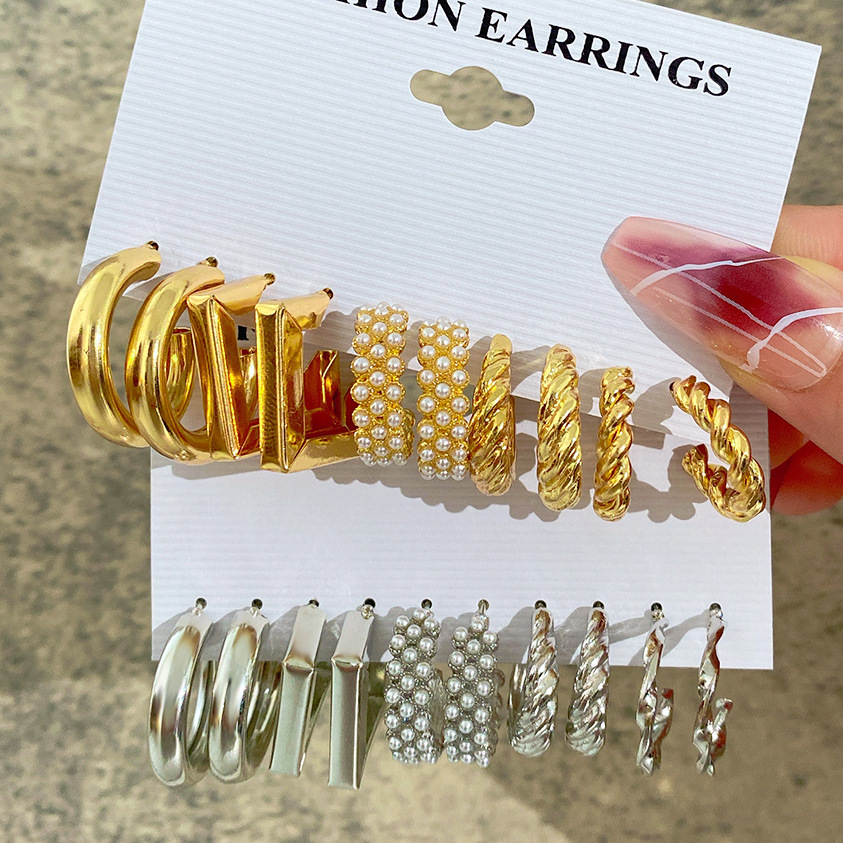 Wholesale of 5-piece sets of creative geometric metal C-shaped earrings and imitation pearl earrings that are popular in Europe and America full figure