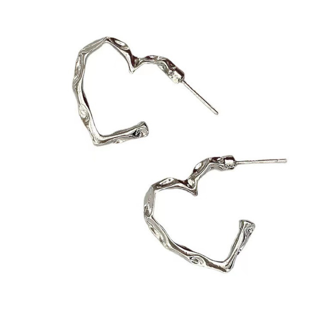 S925 Silver heart-shaped irregular high-end stud earrings, niche design, ins earrings, sweet and delicate, light luxury earrings Item Picture
