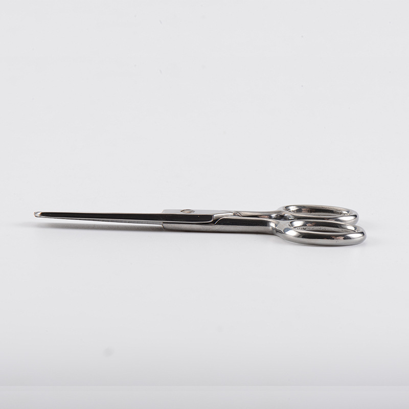 Xinyi Scissors, round-headed student scissors, paper-cutting office scissors, household scissors, stainless steel safety scissors, small scissors Application Scenario